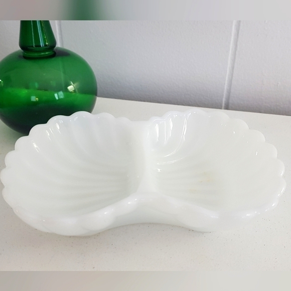 1970s Scalloped Shell Ring Dish - Picture 4 of 7